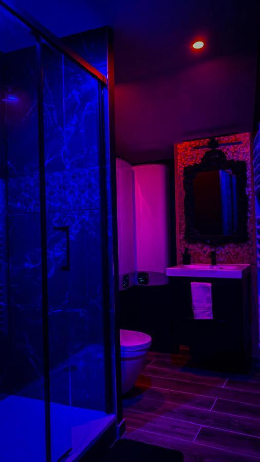 NOUVEAU - LUXURE - Secret Suite - JACUZZI Melun Extérieur photo