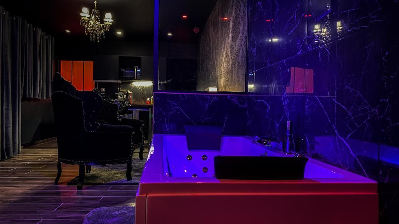 NOUVEAU - LUXURE - Secret Suite - JACUZZI Melun Extérieur photo
